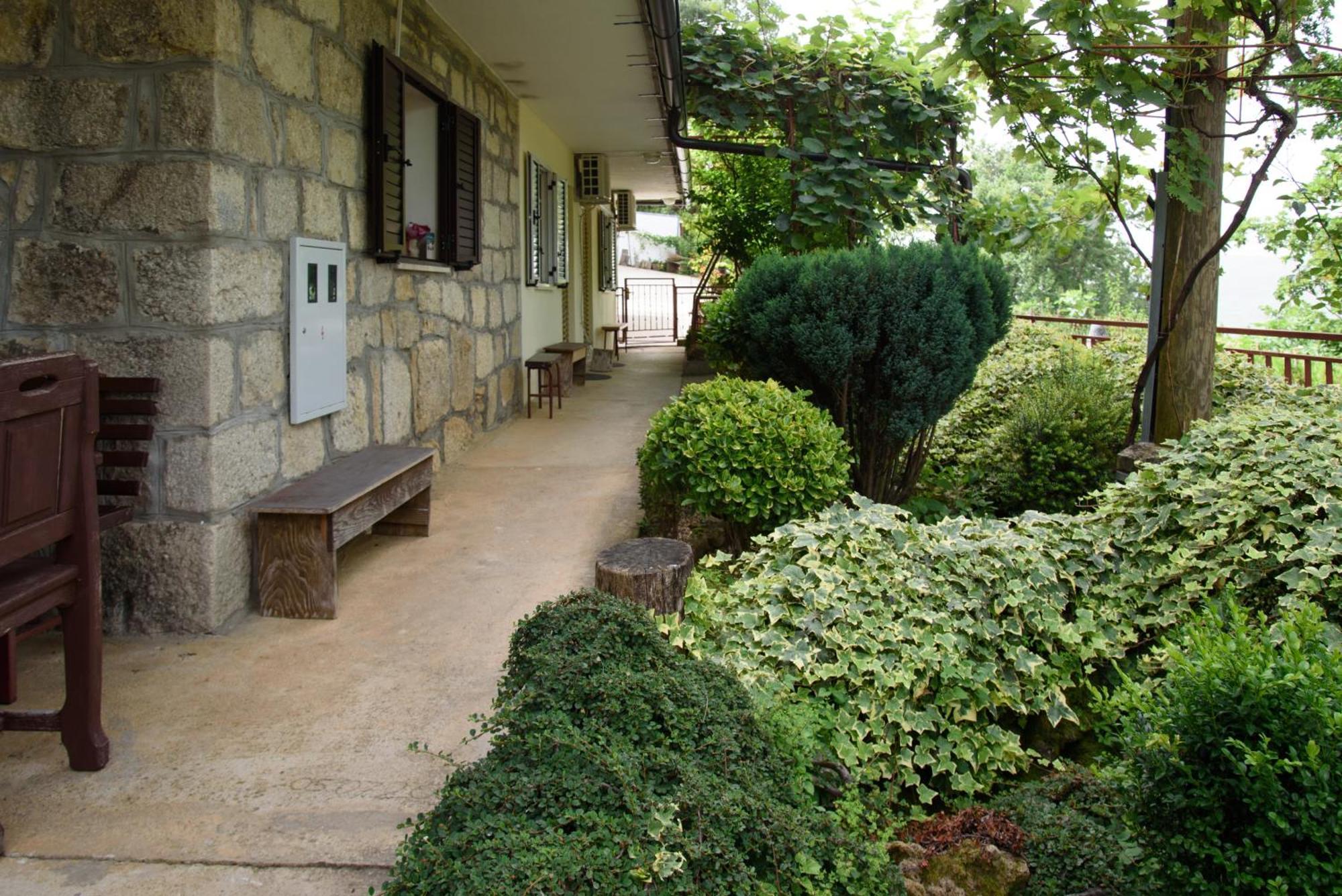Apartments Cvitini Dvori Garjak Vrlika Экстерьер фото
