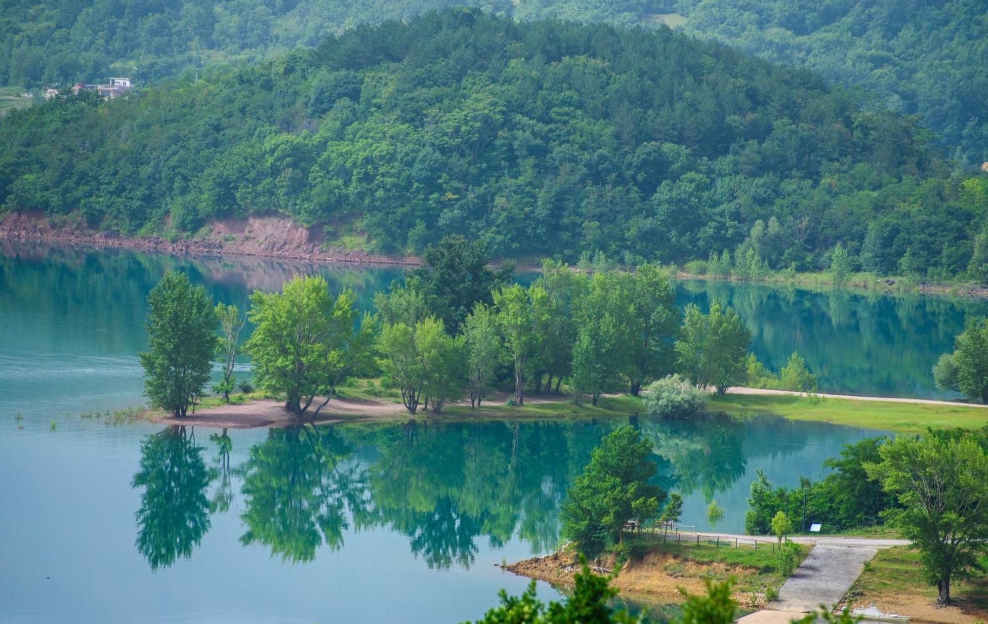 Apartments Cvitini Dvori Garjak Vrlika Экстерьер фото