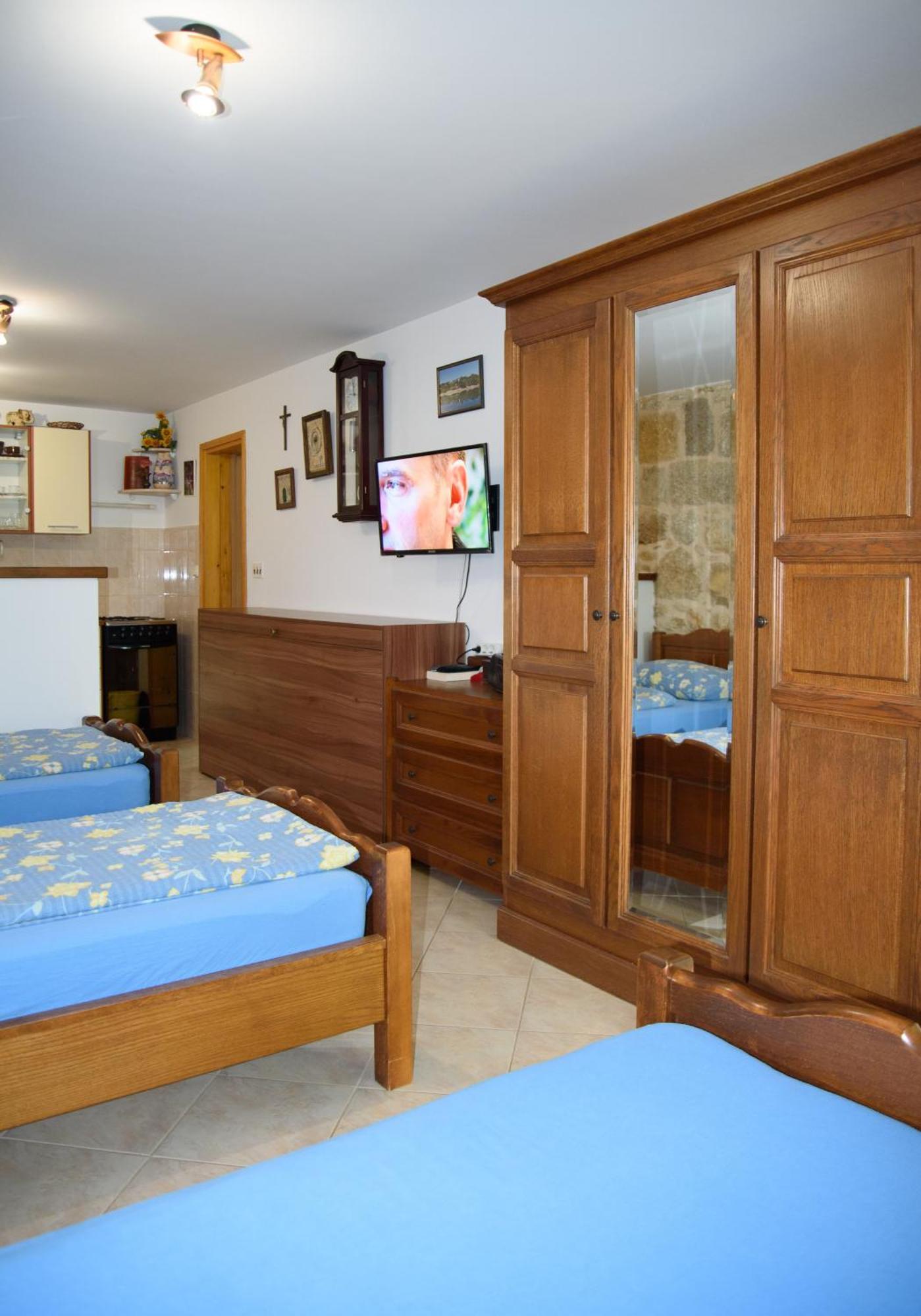 Apartments Cvitini Dvori Garjak Vrlika Экстерьер фото