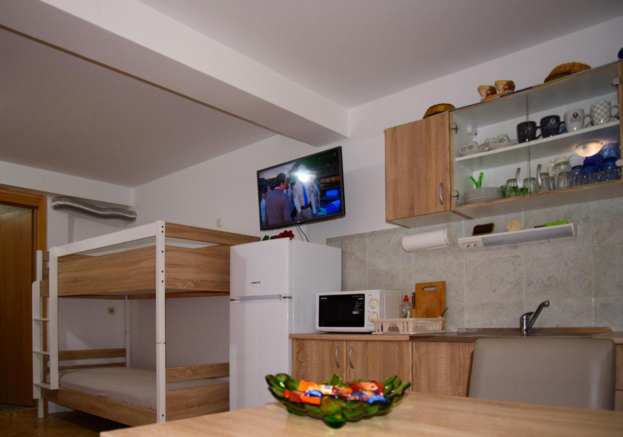 Apartments Cvitini Dvori Garjak Vrlika Экстерьер фото