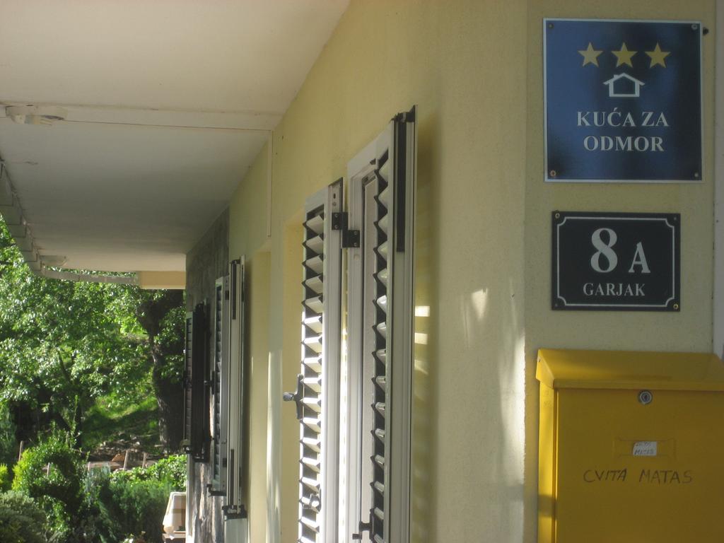 Apartments Cvitini Dvori Garjak Vrlika Экстерьер фото